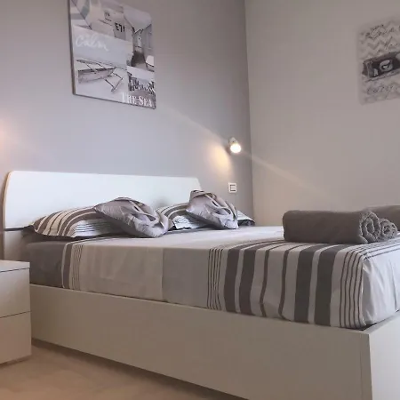 Apartment Le Domus Modern Cagliari *