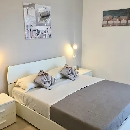Le Domus Modern Cagliari Apartment *