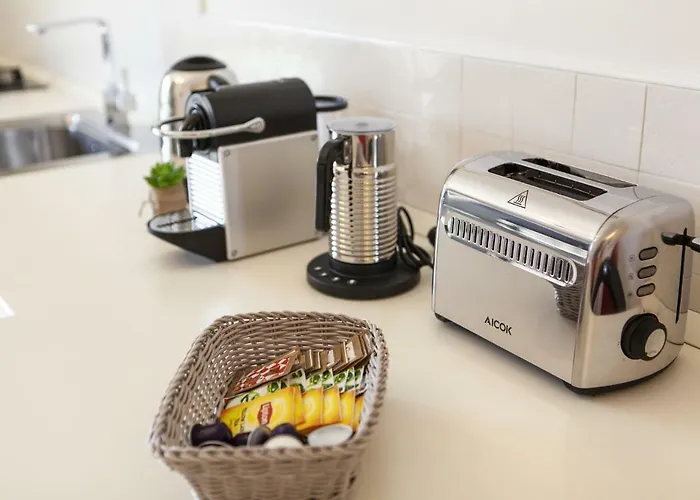 Le Domus Modern Cagliari 公寓 *