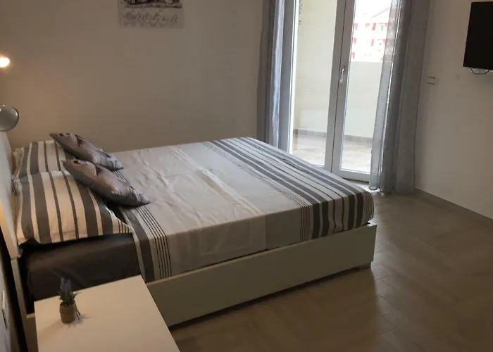 Le Domus Modern Cagliari Lägenhet Su Forti
