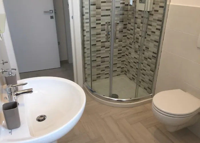 Le Domus Modern Cagliari 公寓